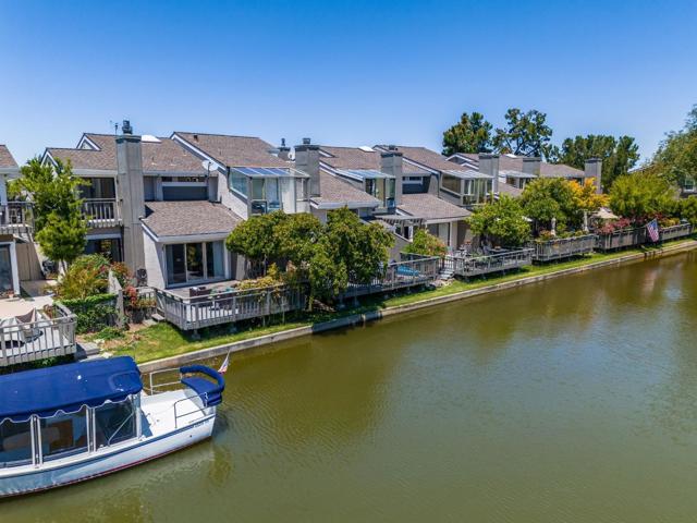 588 Marlin Court, Redwood City CA: https://media.crmls.org/mediaz/f593cad8-0b1e-4d7c-b30d-9b5a5e0134b3.jpg