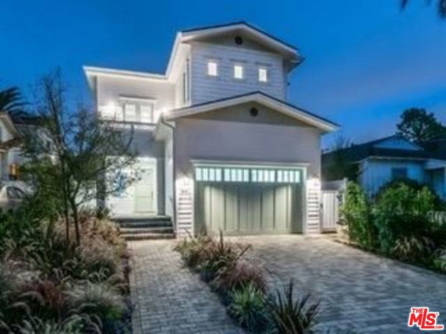 858 Fiske Street, Pacific Palisades CA: https://media.crmls.org/mediaz/f5947614-acdf-4b0e-93ff-1e7f9689cba1.jpg