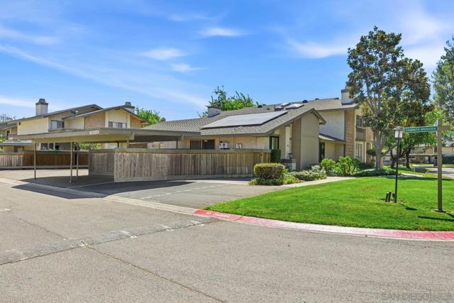 10705 Caminito Bravura, San Diego CA: https://media.crmls.org/mediaz/f594a597-4ec1-4308-b7c8-377bb8e9b362.jpg