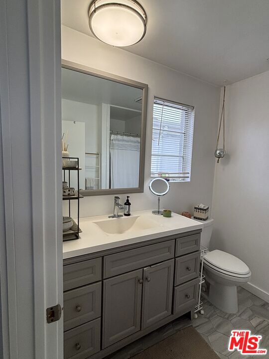 664 Marr Street, Venice CA: https://media.crmls.org/mediaz/f594aef1-06d9-4397-97d5-bd2257f9e550.jpg