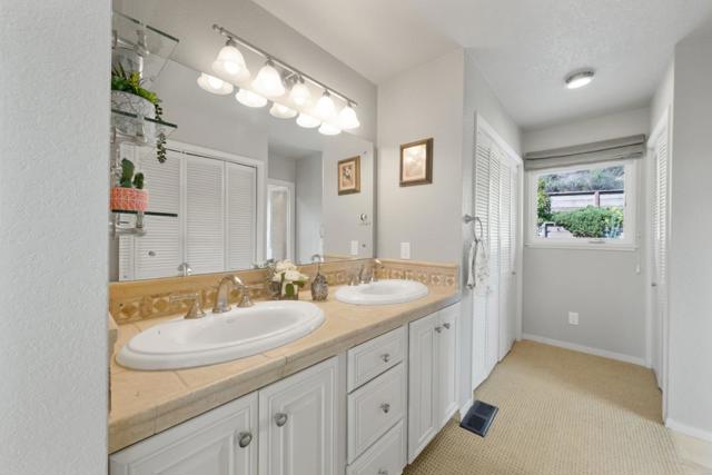 31475 Via Las Rosas, Carmel Valley CA: https://media.crmls.org/mediaz/f594ba42-f4e3-408e-90ff-f91a77677618.jpg