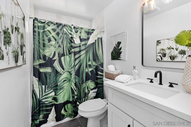 12687 Senda Acantilada, San Diego CA: https://media.crmls.org/mediaz/f59578cd-764e-4534-a1b3-f683cf1d9019.jpg