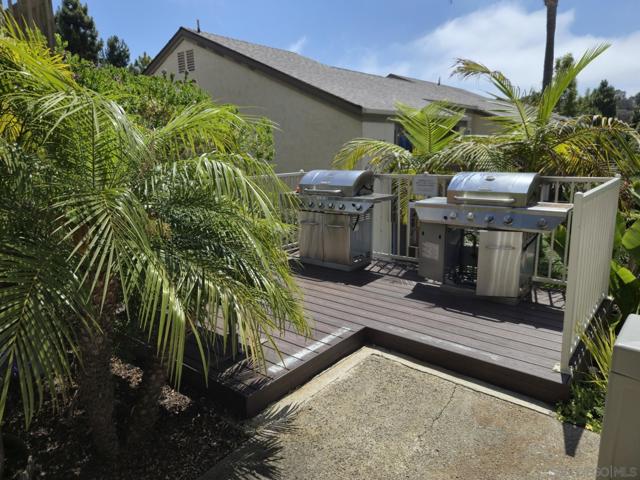 8660 Via Mallorca, La Jolla CA: https://media.crmls.org/mediaz/f595887e-02b0-41c8-9633-f649839b50cb.jpg