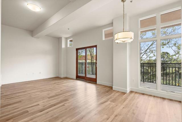 200 Sheridan Avenue, Palo Alto CA: https://media.crmls.org/mediaz/f595dba6-e896-450e-8593-88c3889fa678.jpg