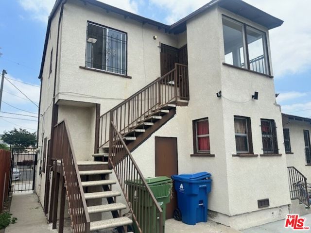 900 W 69th Street, Los Angeles CA: https://media.crmls.org/mediaz/f5962b61-515f-4dab-9bc8-d4f4129b6bad.jpg