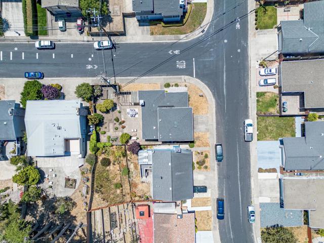 381 Granada Drive, South San Francisco CA: https://media.crmls.org/mediaz/f597a505-b3a5-4ff2-9e8c-95b4980f52ab.jpg