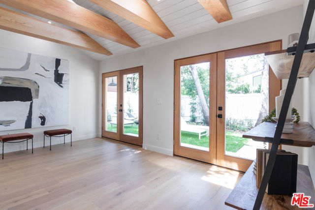 Image 18 of 56 For 4525 Greenbush Avenue