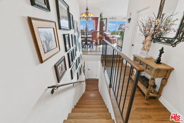 6789 Seawatch Lane, Malibu CA: https://media.crmls.org/mediaz/f5994e7a-e8b5-4aad-b763-ceec13294d46.jpg