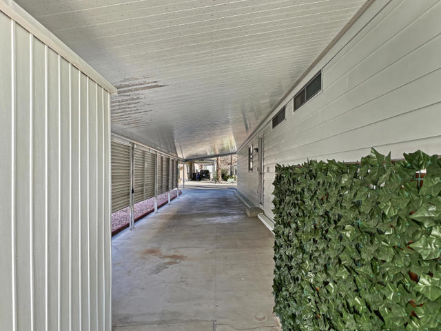 49305 Highway 74, Palm Desert CA: https://media.crmls.org/mediaz/f5997e36-e686-4442-a417-766ab10bc348.jpg