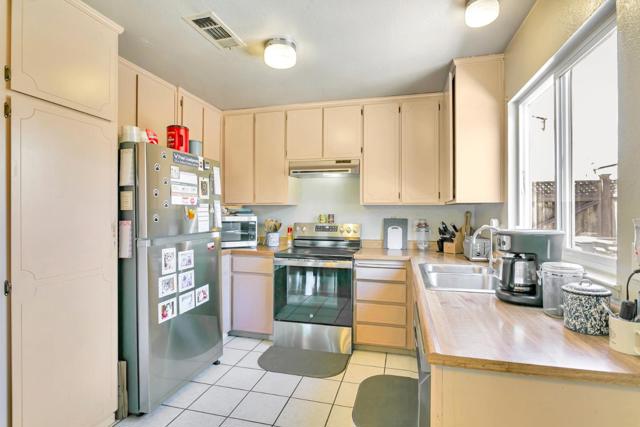 9124 Connell Court, Gilroy CA: https://media.crmls.org/mediaz/f599a8b9-17ba-4543-83a8-dfa2fed7ee6a.jpg
