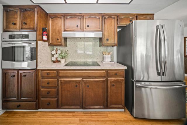 10 Wyndemere Vale, Monterey CA: https://media.crmls.org/mediaz/f599c621-4bee-4646-bd32-6fe651787dbc.jpg