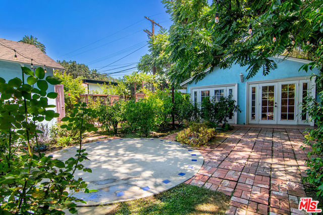720 N Ogden Drive, Los Angeles CA: https://media.crmls.org/mediaz/f599ecbc-a798-43ea-a02f-21c2079e5f42.jpg