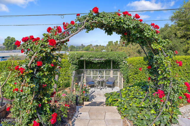 1233 Calle Olmo, Thousand Oaks CA: https://media.crmls.org/mediaz/f599faf8-75f1-4352-adeb-f46e17e0e206.jpg