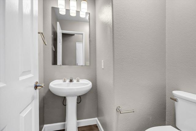 Image 5 of 38 For 10292 Wateridge Circle 253