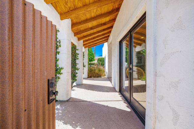 52685 Avenida Ramirez, La Quinta CA: https://media.crmls.org/mediaz/f59a8cc4-acb5-4fd7-b468-90a3c54ca566.jpg