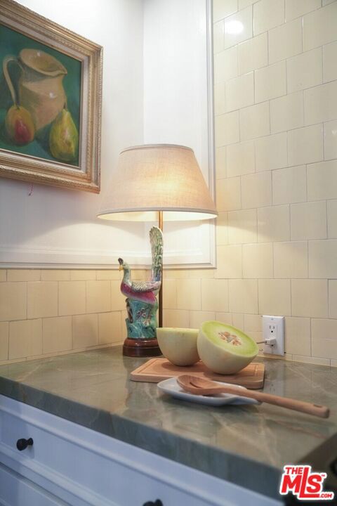 1143 S Rimpau Boulevard, Los Angeles CA: https://media.crmls.org/mediaz/f59aca7b-5477-453c-9acb-4f953da0cc11.jpg