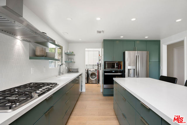 1741 Golf Club Drive, Glendale CA: https://media.crmls.org/mediaz/f59b00e6-4dbf-4424-9882-4a7af62fba2c.jpg
