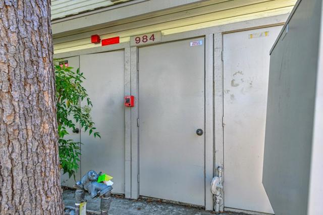 984 Belmont Terrace, Sunnyvale CA: https://media.crmls.org/mediaz/f59b5435-fcf3-4017-8fe5-b42d6f0503c0.jpg