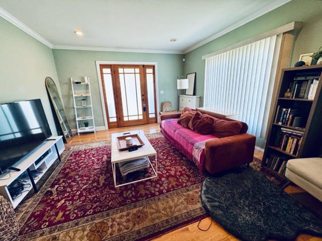 10181020 Bancroft Way, Berkeley CA: https://media.crmls.org/mediaz/f59ba5b0-e4a6-4b8a-8814-a81863168e93.jpg