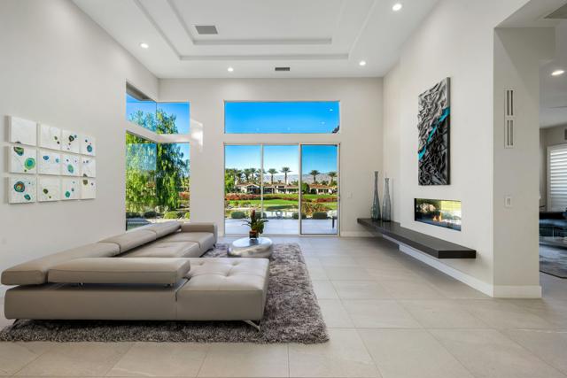 770 Deer Haven Circle, Palm Desert CA: https://media.crmls.org/mediaz/f59bfd9f-cf69-4137-876a-cce7d0b5aff8.jpg