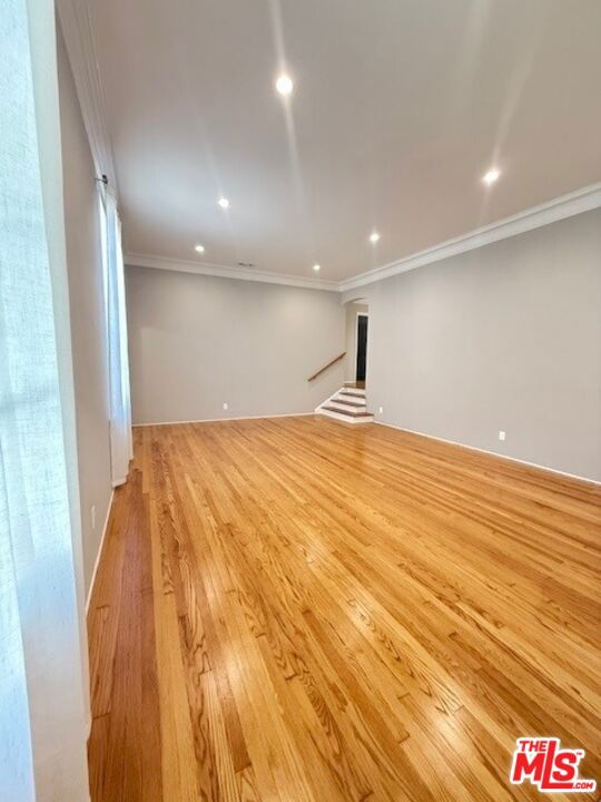 2515 Canyon Drive, Los Angeles CA: https://media.crmls.org/mediaz/f59c0e24-c20f-4121-958e-0c5779d873ee.jpg