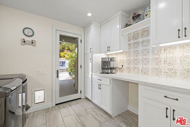 25730 Sand Canyon Road, Santa Clarita CA: https://media.crmls.org/mediaz/f59c1885-ab27-437c-928f-24e81448e660.jpg