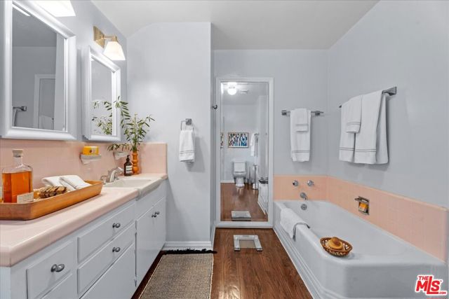 3314 Wonder View Drive, Los Angeles CA: https://media.crmls.org/mediaz/f59c3660-7de1-4df5-acfa-f679a08f62c5.jpg