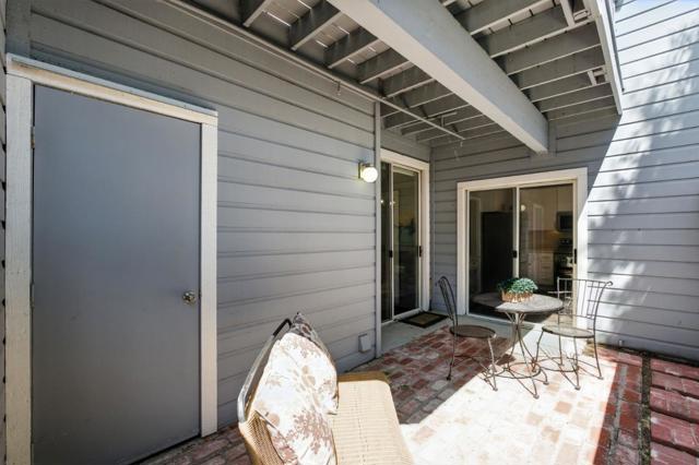 425 Cork Harbour Circle,  CA: https://media.crmls.org/mediaz/f59c94d8-3b19-43dc-a805-bad59529d8f5.jpg