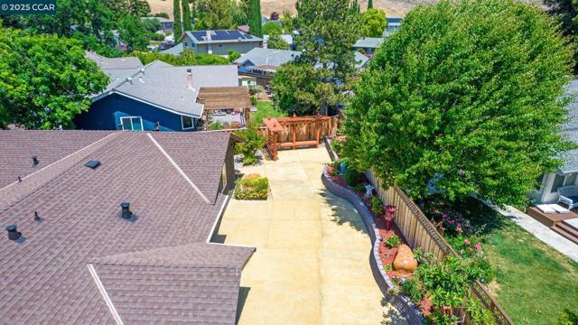 5517 Kirkwood Dr, Concord CA: https://media.crmls.org/mediaz/f59ca60e-1064-4137-8eef-2682a503da7f.jpg