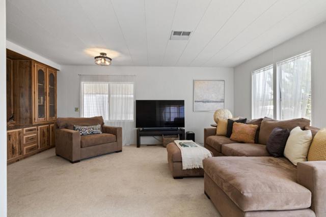 120 Oceanview Ave, Half Moon Bay CA: https://media.crmls.org/mediaz/f59ccc1d-602b-48a4-a853-0f2292ef69f2.jpg
