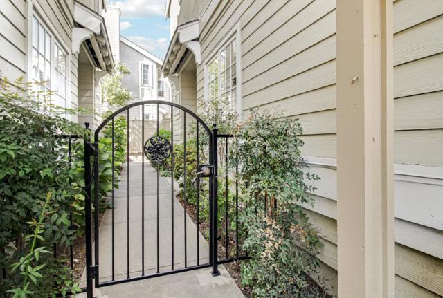 147 Fremont Avenue, Los Altos CA: https://media.crmls.org/mediaz/f59ce4e1-cd2d-4abc-95df-66ddd72af8cd.jpg