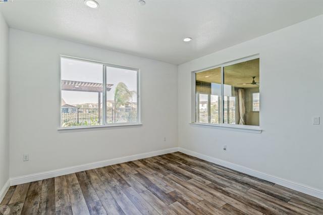 Image 21 of 60 For 17723 Griswold Ct