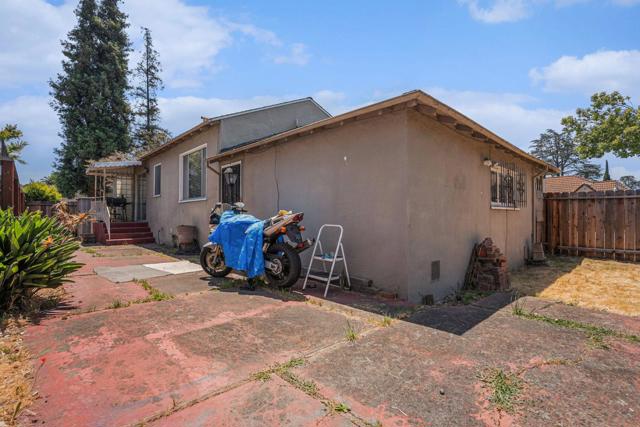 298 Bancroft Avenue, San Leandro CA: https://media.crmls.org/mediaz/f59d42ce-300c-4194-9a66-786991cc3d9a.jpg