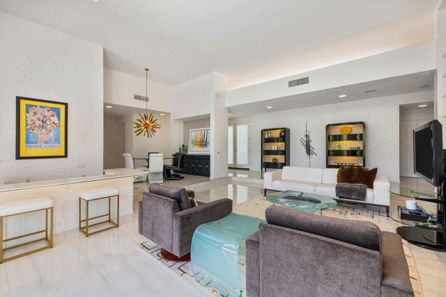 49 Mission Palms E Drive, Rancho Mirage CA: https://media.crmls.org/mediaz/f59d864f-3d1d-47f4-9429-b9decc82bb39.jpg