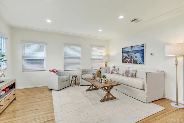 4725 Saratoga Avenue, San Diego CA: https://media.crmls.org/mediaz/f59d9124-d6d2-4823-8eb3-0dbe3215cac4.jpg