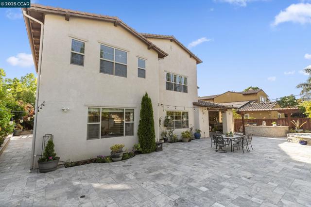 7509 Balmoral Way, San Ramon CA: https://media.crmls.org/mediaz/f59ee1f6-16db-4ca3-a3ab-6c809acebe46.jpg