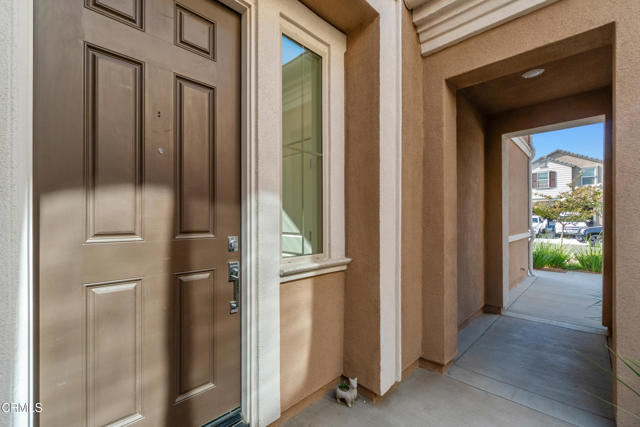 Detail Gallery Image 5 of 46 For 1966 Meyer Ct, Santa Paula,  CA 93060 - 4 Beds | 3/1 Baths