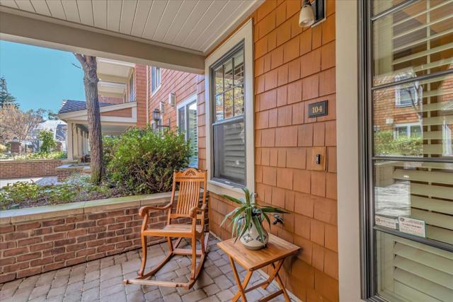 325 Channing Avenue, Palo Alto CA: https://media.crmls.org/mediaz/f59fb7de-d1a1-42d9-ae46-fbe8ebf55074.jpg