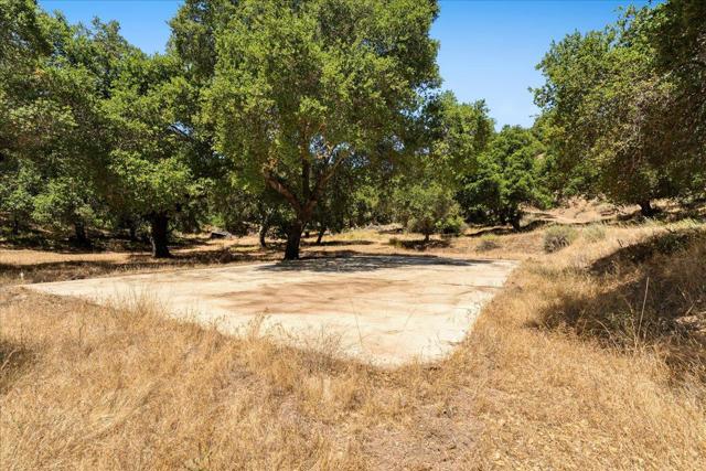 47292 Arroyo Seco Road, Greenfield CA: https://media.crmls.org/mediaz/f59ff63a-99b5-42a0-9478-56ca43c67cde.jpg