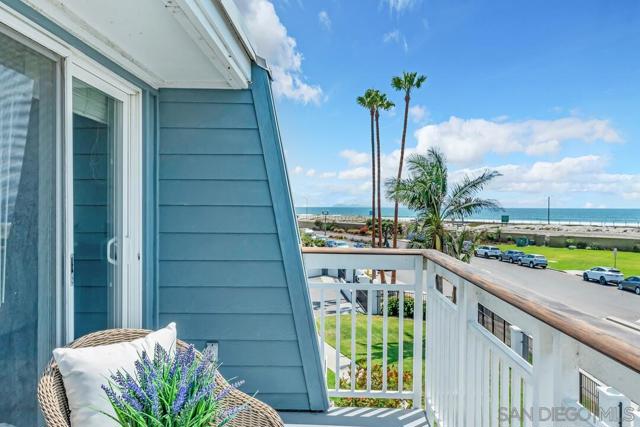 24 Montego Court, Coronado CA: https://media.crmls.org/mediaz/f5a00c0b-d36a-41bb-a748-d9ff705a36a8.jpg