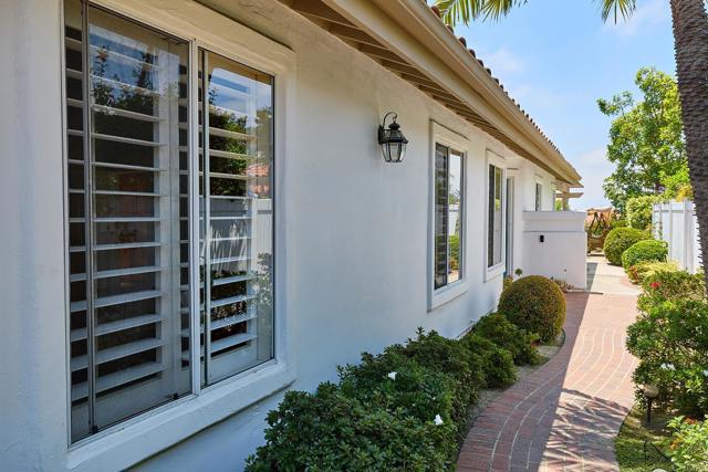 Detail Gallery Image 4 of 36 For 5085 Siros Way, Oceanside,  CA 92056 - 2 Beds | 2 Baths