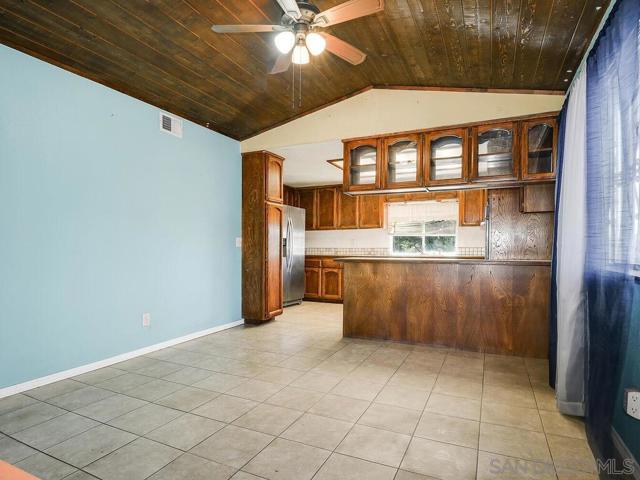 1212 Fifth Ave, Chula Vista CA: https://media.crmls.org/mediaz/f5a1fa2a-7279-455c-8a74-d0617abf710a.jpg