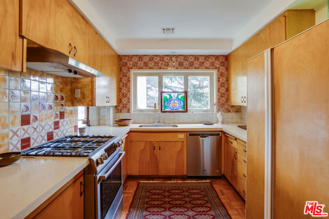 2020 Redcliff Street, Los Angeles CA: https://media.crmls.org/mediaz/f5a2acd4-390e-443c-9ea7-a8a0da067179.jpg