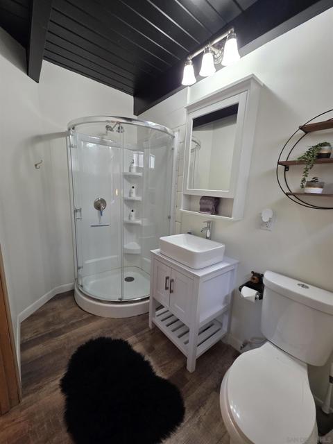 43734 Yosemite Drive, Big Bear CA: https://media.crmls.org/mediaz/f5a36c80-fde4-463d-b466-b0087495e665.jpg