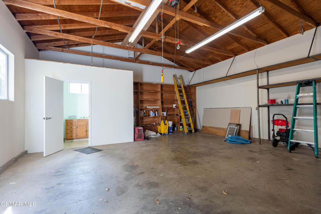 4539 Mammoth Avenue, Sherman Oaks CA: https://media.crmls.org/mediaz/f5a3b721-b4ec-4bbc-b191-9cbdf454e5e1.jpg
