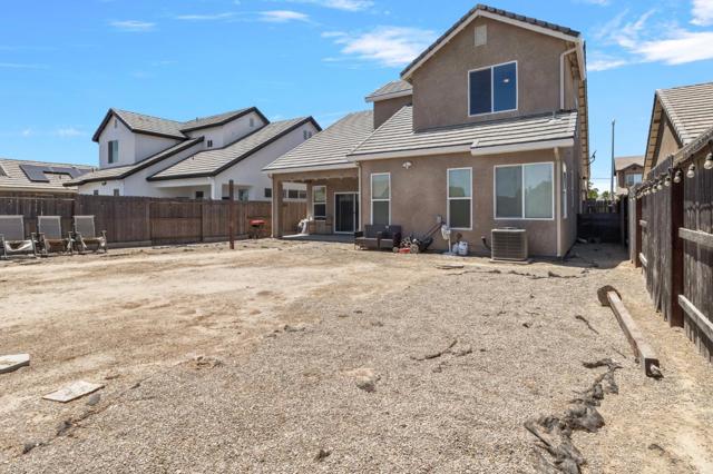 572 St Helena Drive, Newman CA: https://media.crmls.org/mediaz/f5a3d717-a3eb-4082-9506-b9625d8b9740.jpg