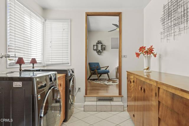 109 Shamrock Drive, Ventura CA: https://media.crmls.org/mediaz/f5a3fec5-fb98-4582-94c2-88701272d42e.jpg