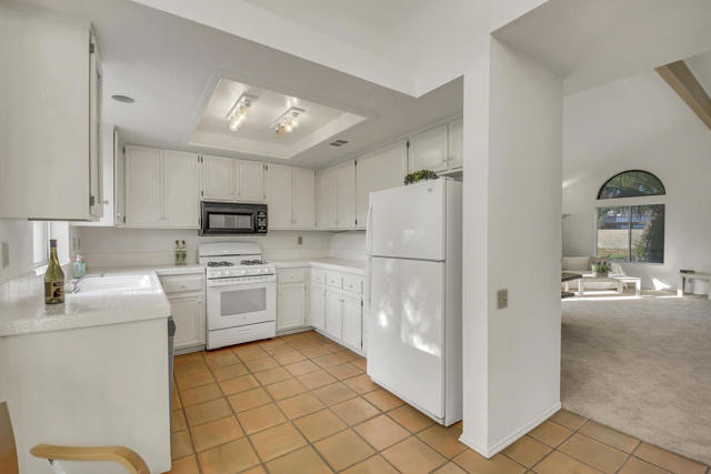 17 KITCHEN MLS