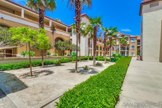 2020 Camino De La Reina, San Diego CA: https://media.crmls.org/mediaz/f5a43a17-67bc-4018-b22a-6f1f607a1545.jpg