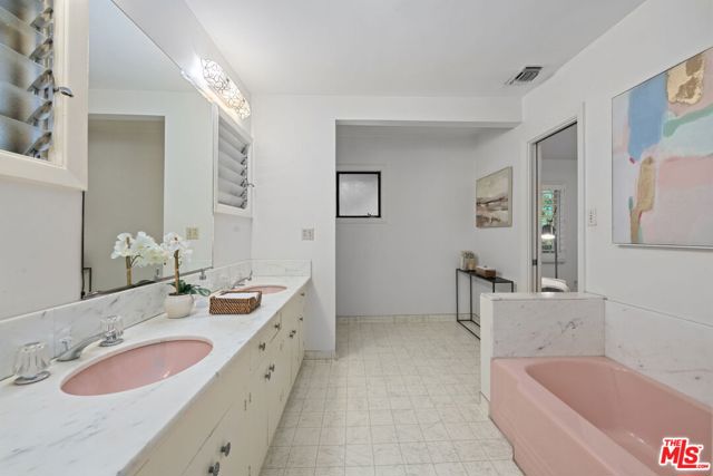 515 Warner Avenue, Los Angeles CA: https://media.crmls.org/mediaz/f5a46450-daec-497c-a7b4-0a94a850d1c0.jpg